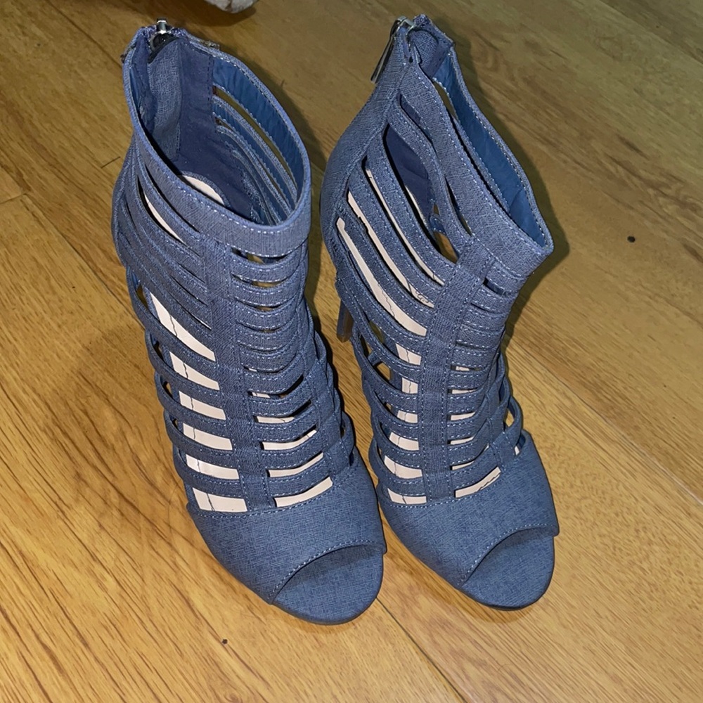 Blue Anne Michelle heel